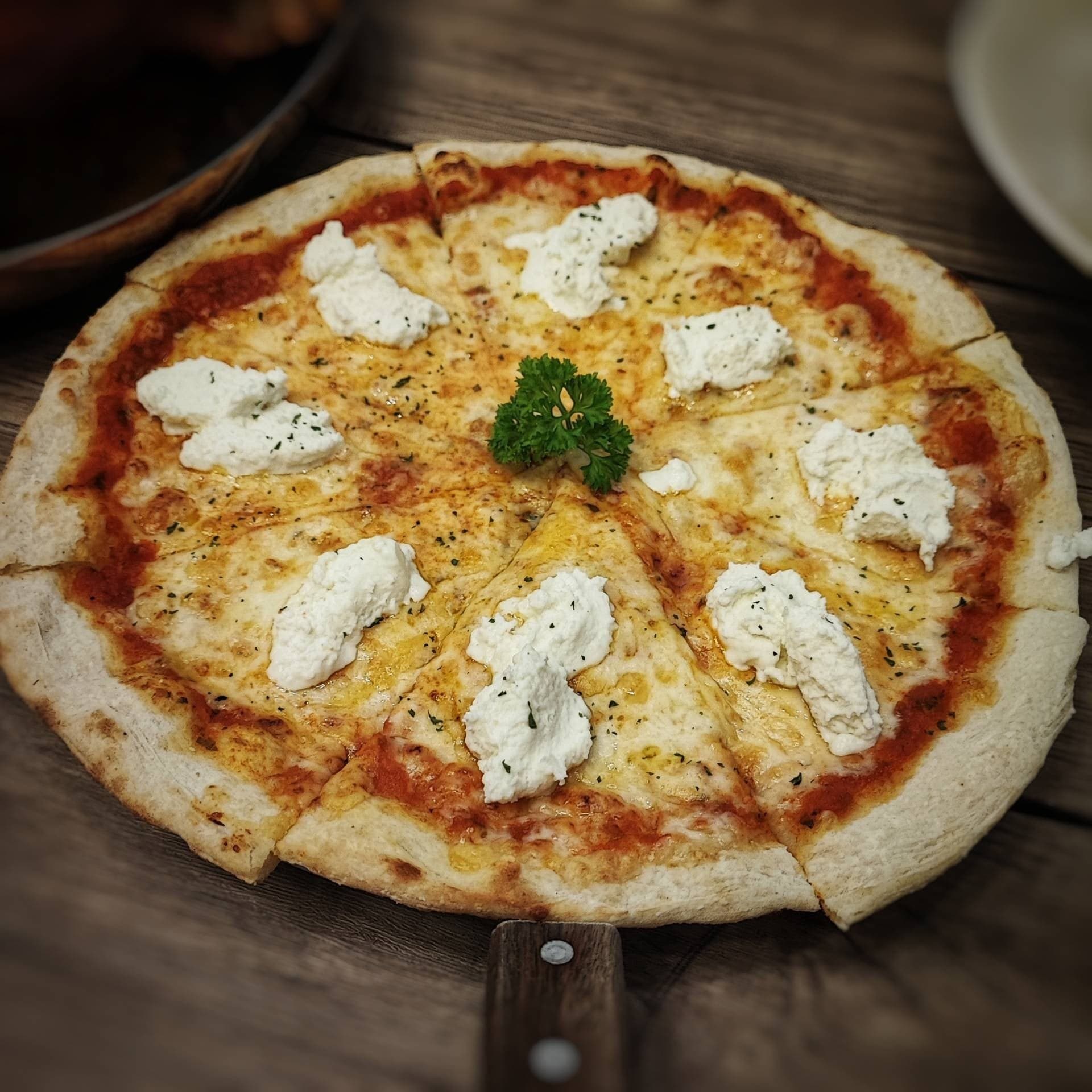 รีวิว ไอยู พิซซ่า โฮมเมด ร้านพิซซ่าโฮมเมดที่กินง่ายในเชียงใหม่